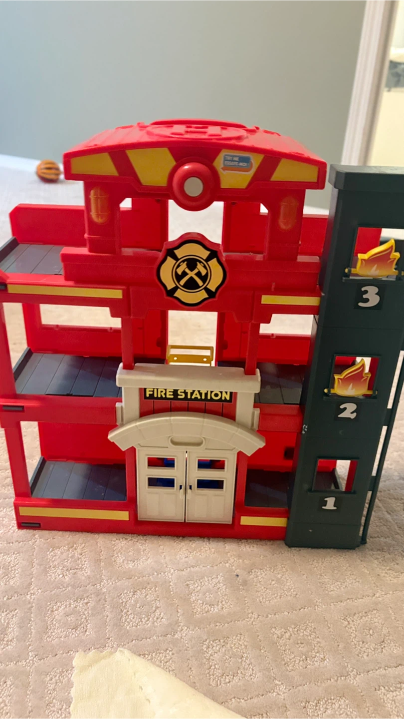 VTech Go! Go! Smart Wheels Save the Day Fire Station