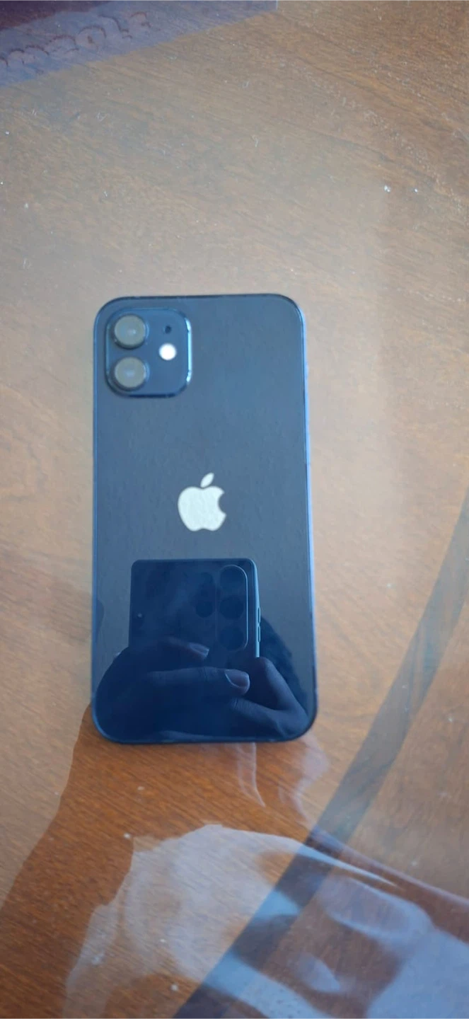 Apple iPhone 12 - Black