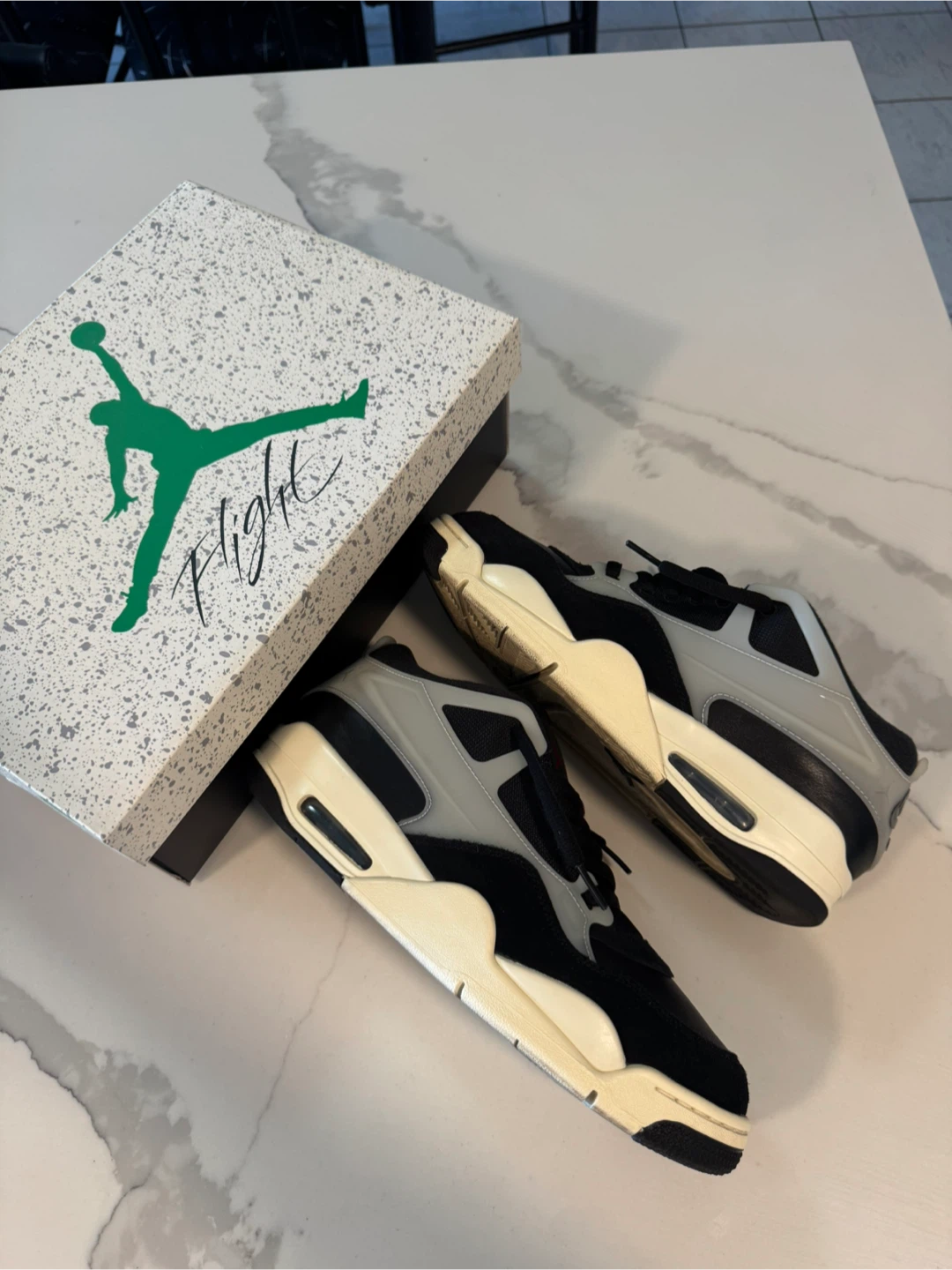 Air Jordan 4 RM Black/Sail - Size 10M