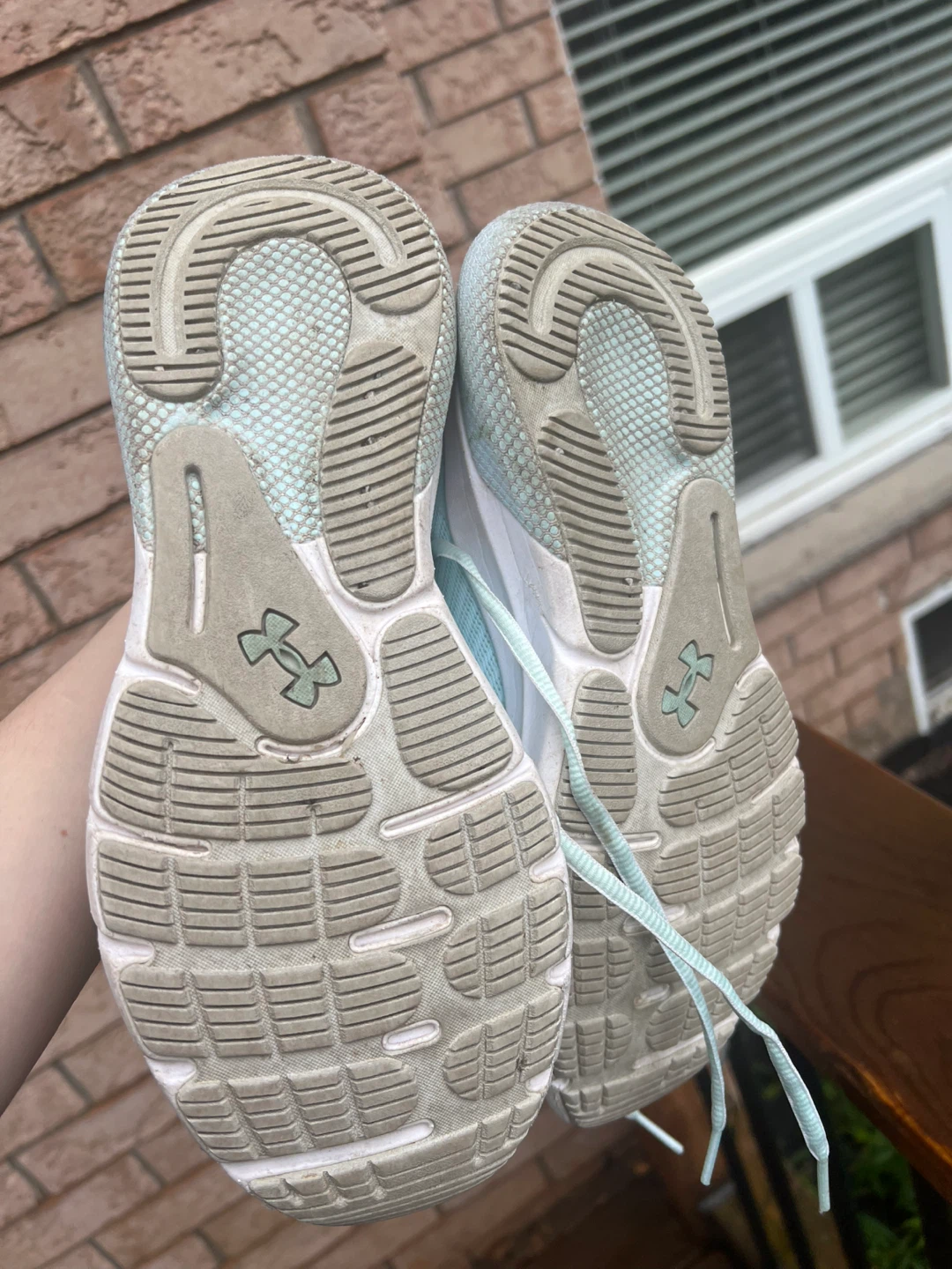 Woman’s under armour shoes size - photo 3