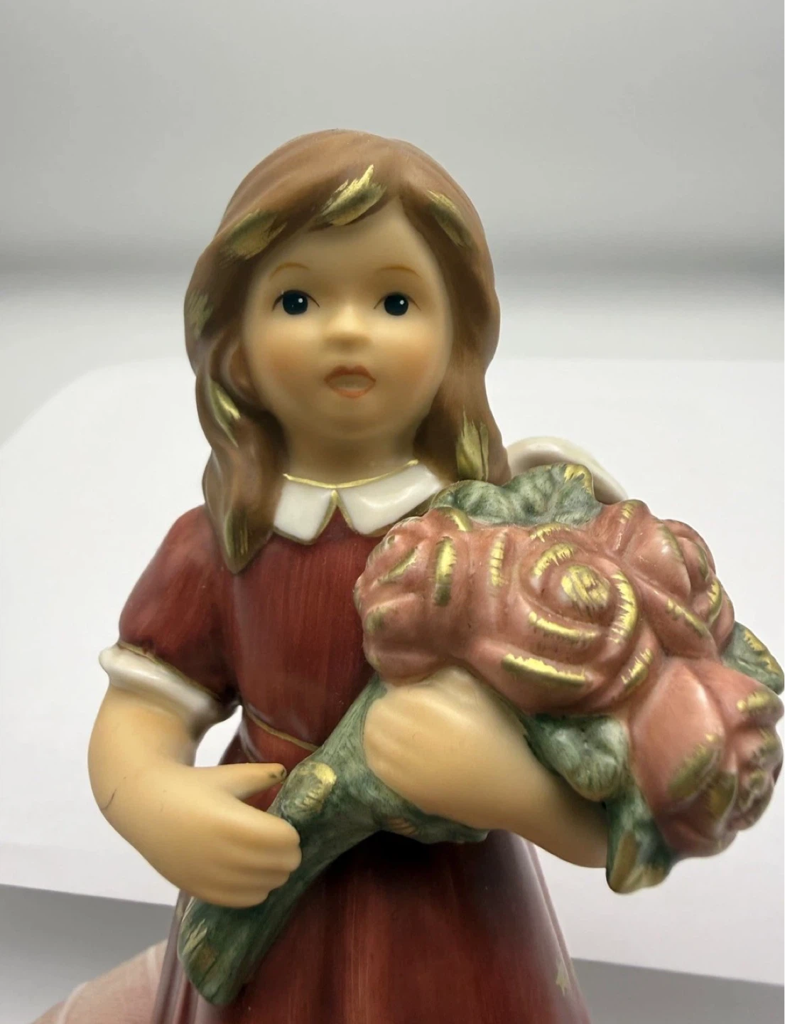 Porcelain Angel Figurine with Flowers - photo 2