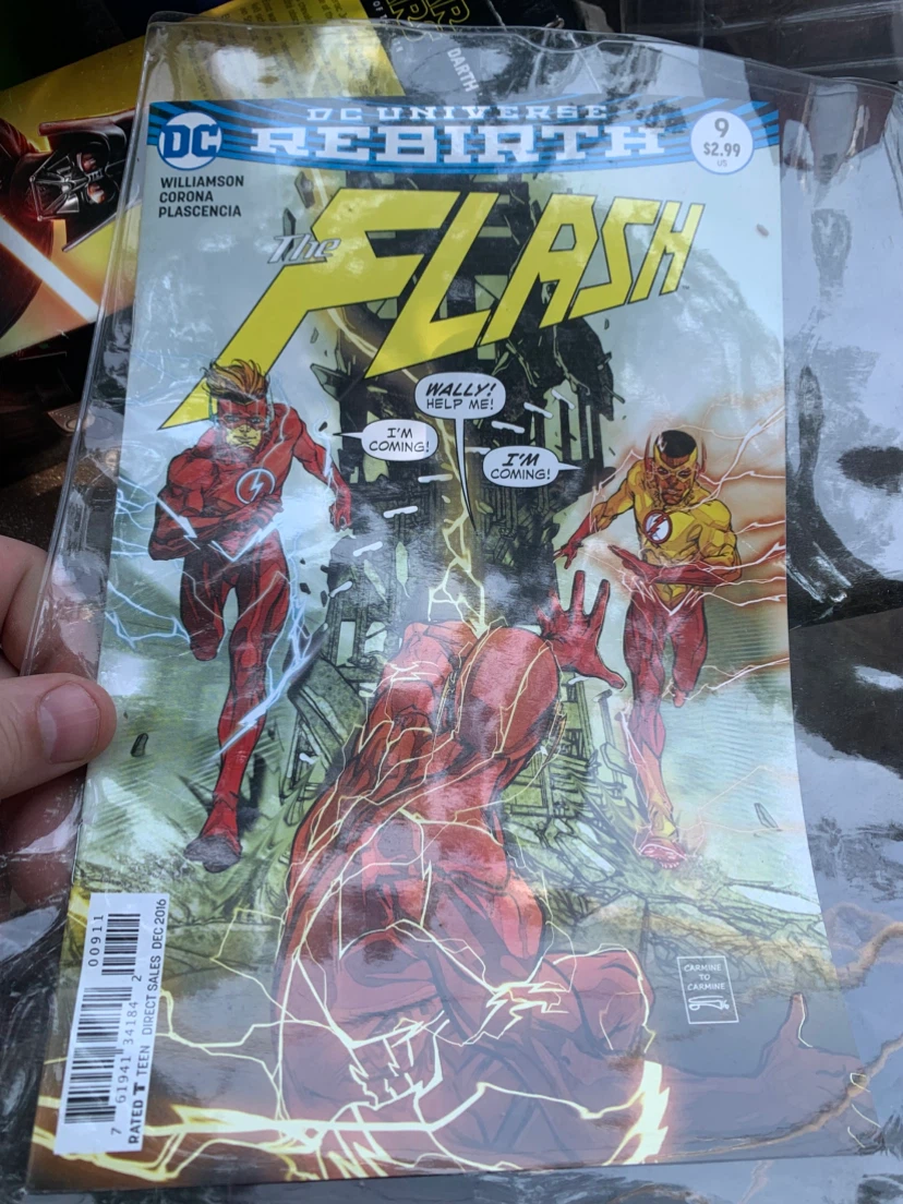 DC Comics - Batgirl, Flash, Green Arrow, Batman Comics