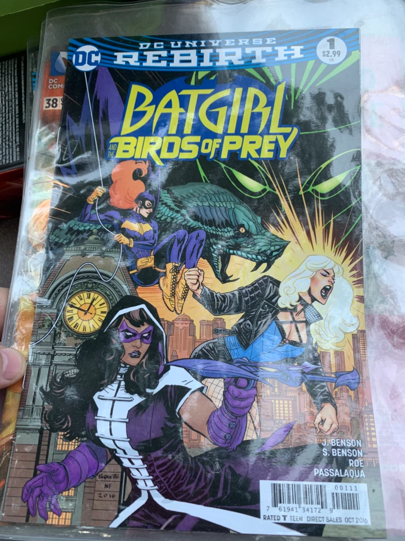 DC Comics - Batgirl, Flash, Green Arrow, Batman Comics - photo 5