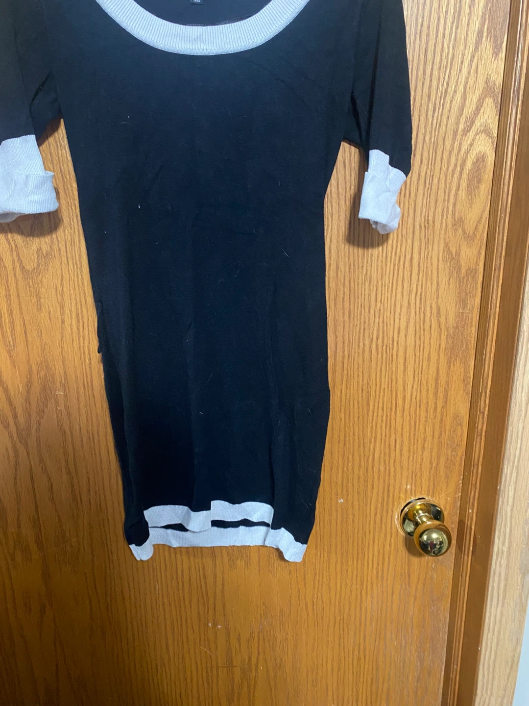 Black & White Contrast Scoop-Neck Knit Dress - photo 3