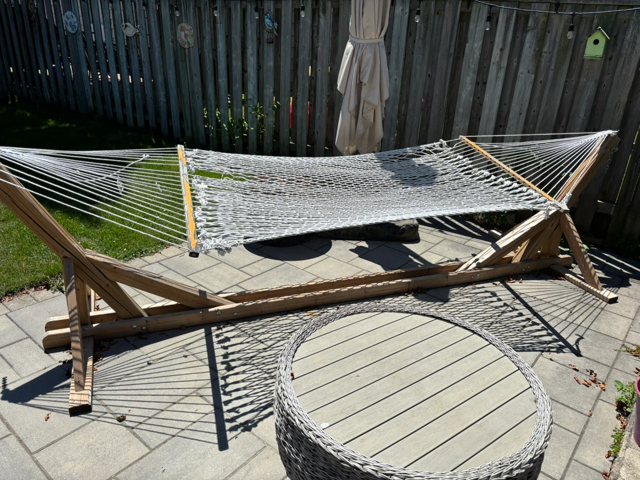 White Rope Hammock with Wooden Stand - photo 2