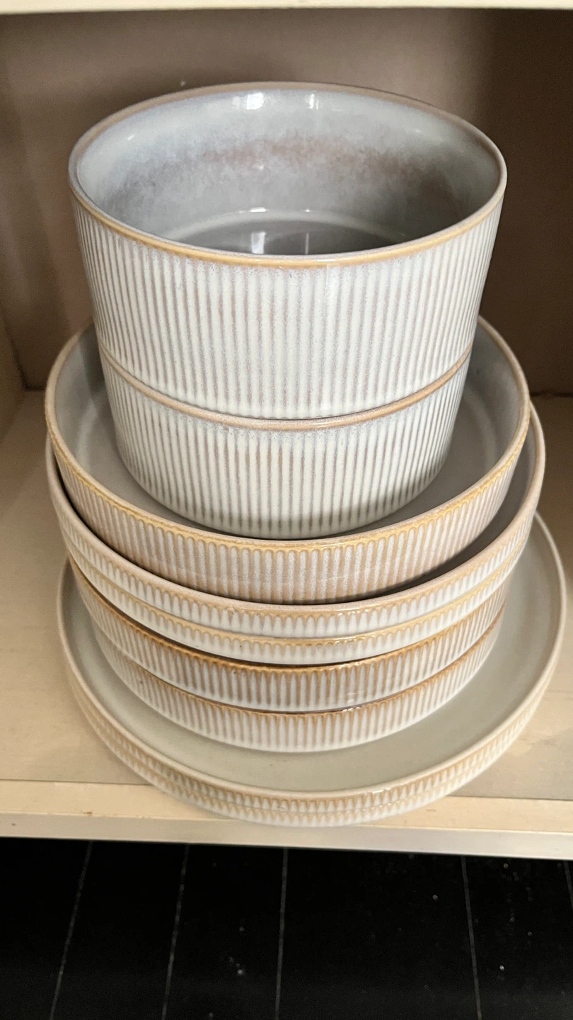 NEW Set of 13 Ceramic dinnerware (bowls and plates)