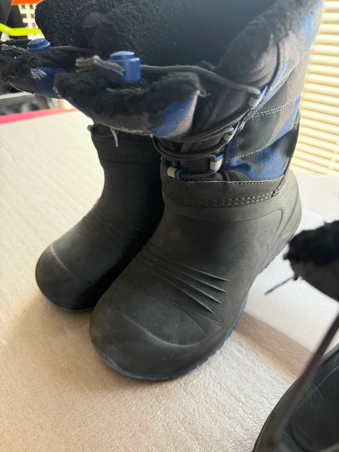 Children's Winter Boots size 2 & 3 - photo 3