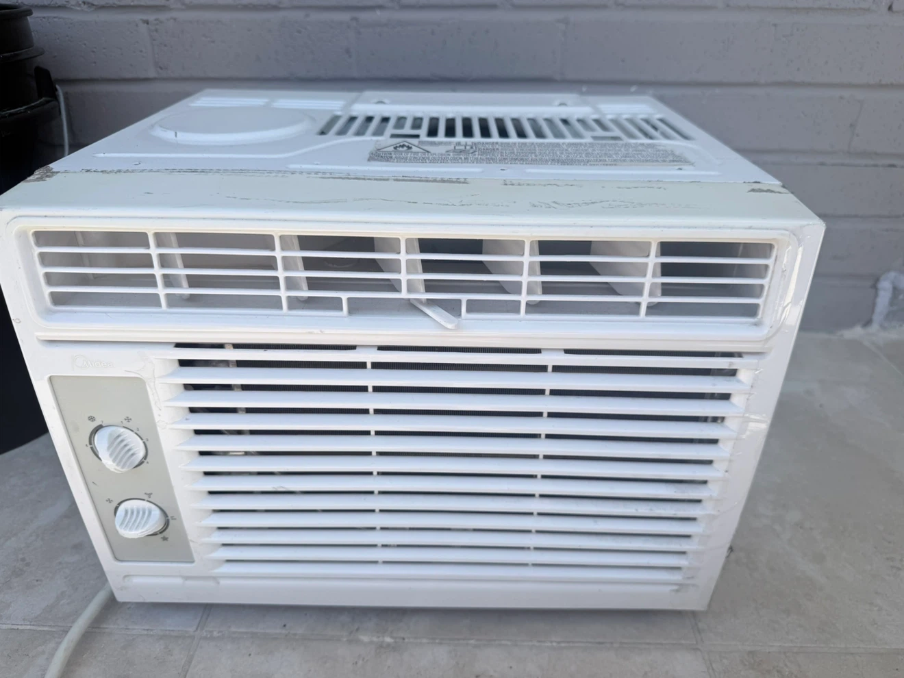 Midea Window Air Conditioner 5000btu - photo 2