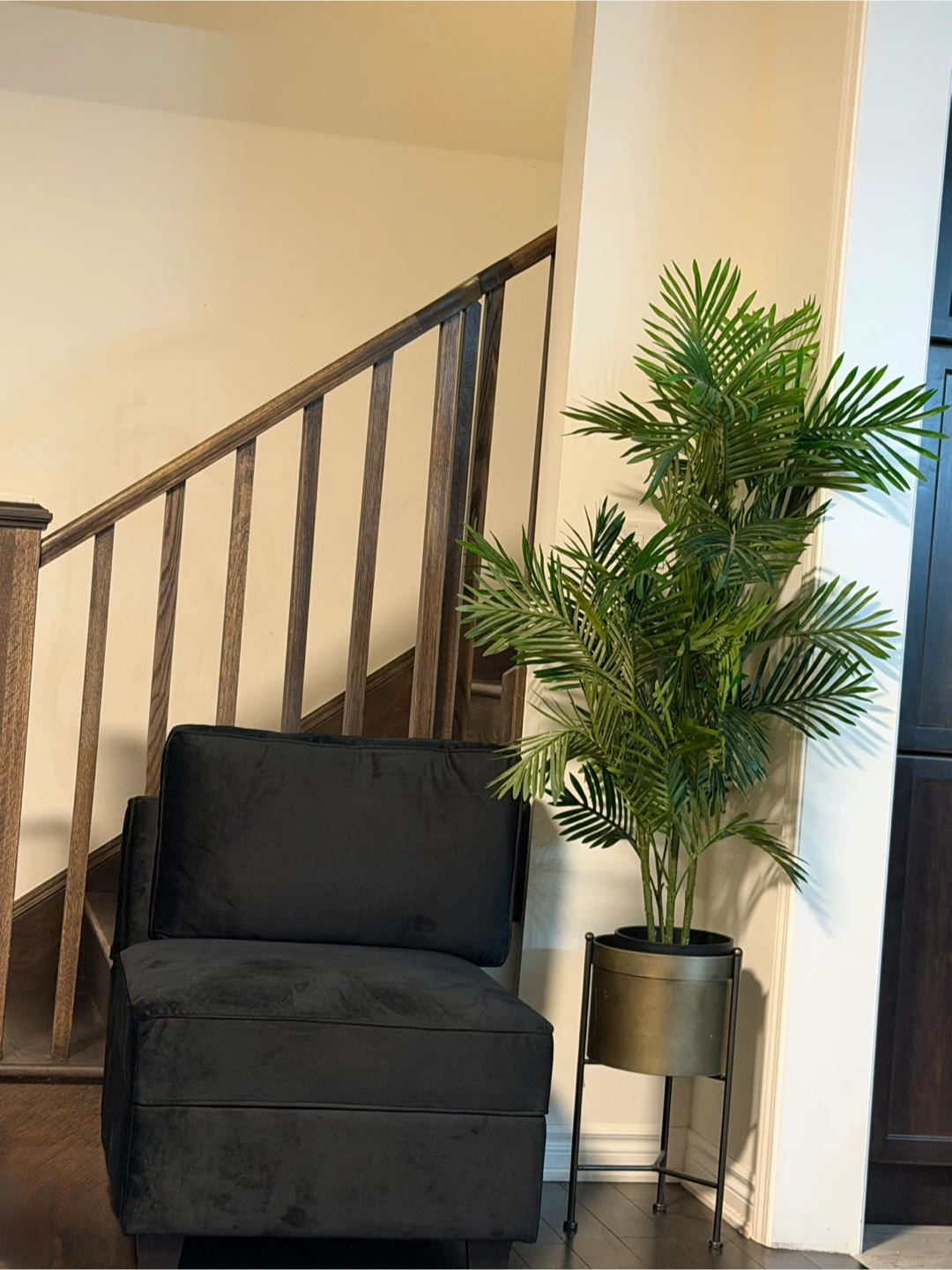 Black sofa with storage velvet - photo 2