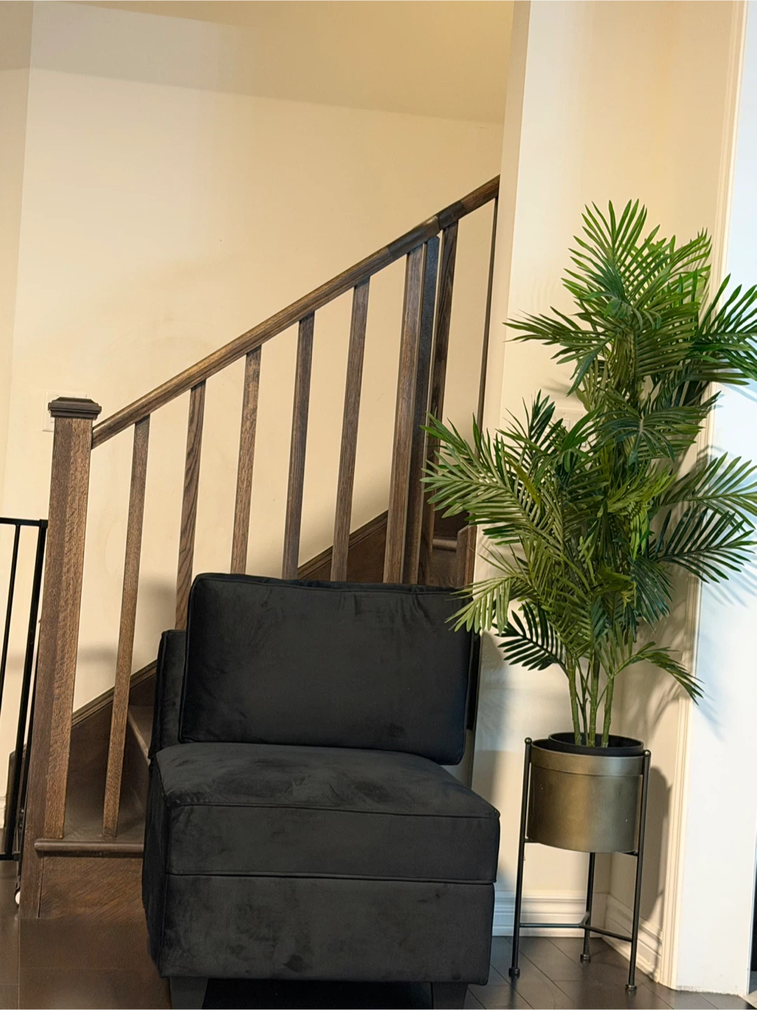 Black sofa with storage velvet - photo 3