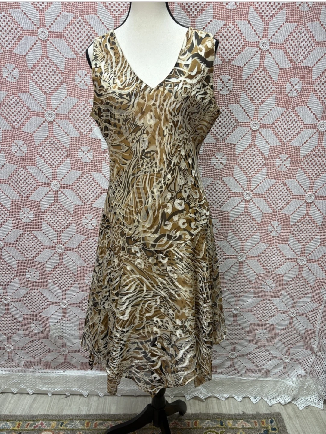 Miss Nikky Women's Sleeveless V-Neck Animal Print Dress