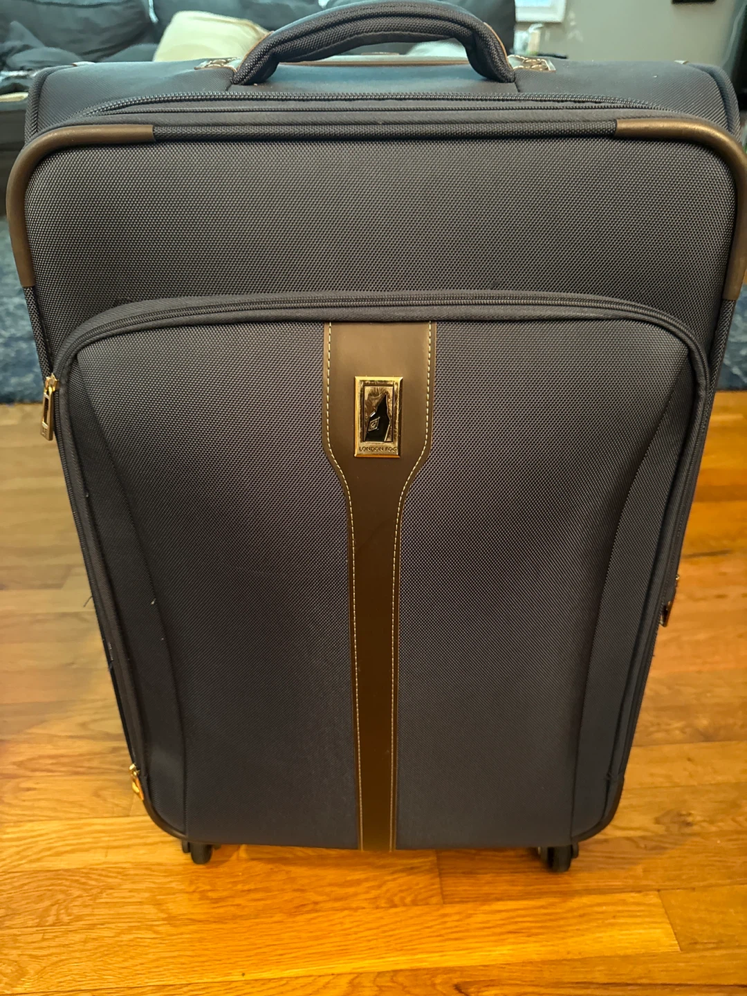 London Fog Luggage suitcase