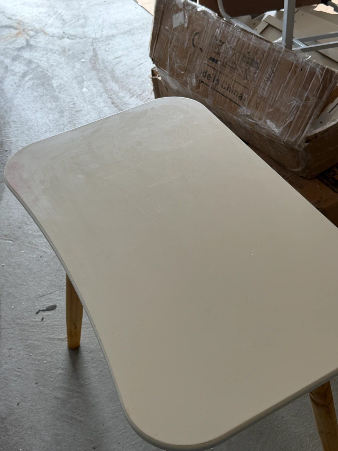 White Table with Wooden Legs - photo 5