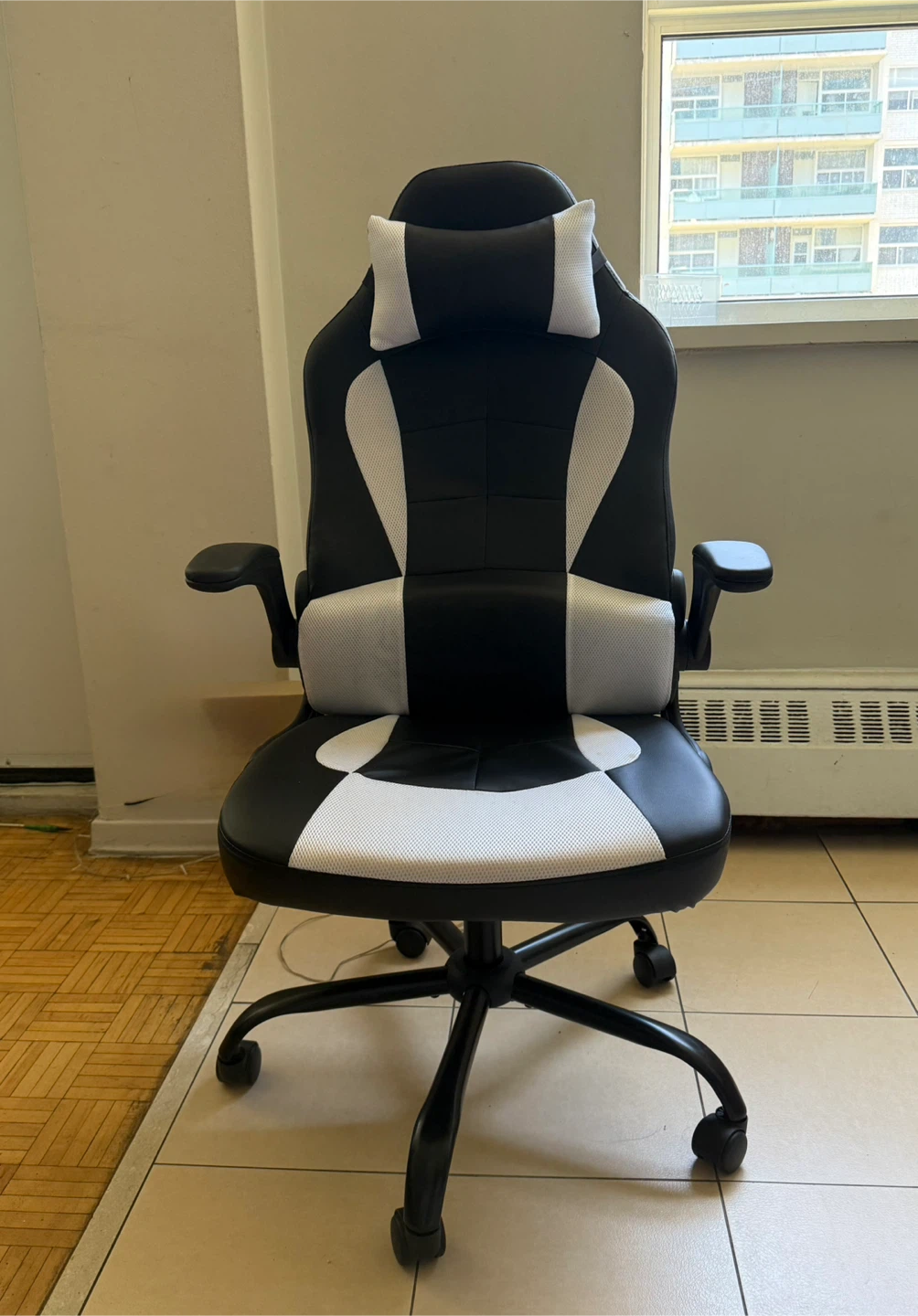 Gaming & Office Chair – Black & White | Excellent Condition