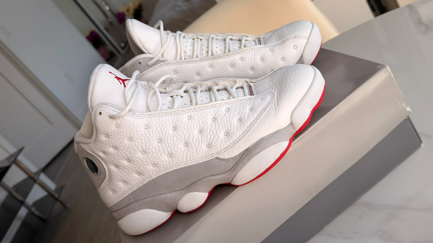 Air Jordan 13 Retro Wolf Grey Size 10 – 8/10 Conditi - photo 2