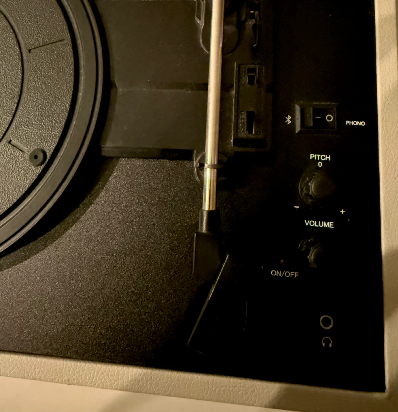 $105 UNUSED STILL BOXED CROSLEY CREAM BLUETOOTH RECORD PLAYER - photo 4