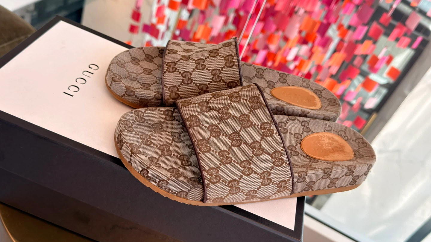 Authentic Gucci GG Canvas Slide Sandals Men’s - photo 2