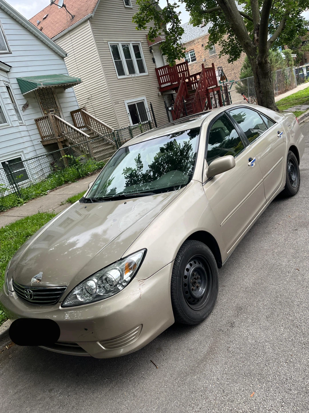 2005 Toyota Camry LE Sedan