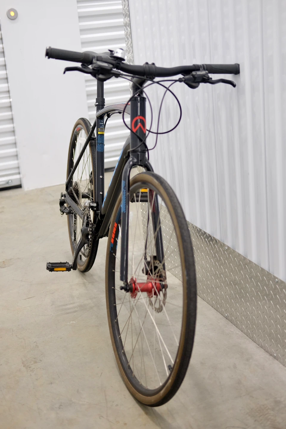 Apollo Trace 30 Large Commuter Bike - photo 3