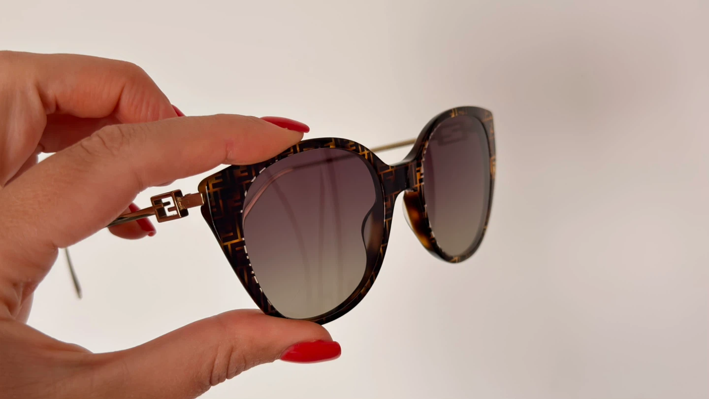 Authentic Fendi Brown Cat Eye Ladies Sunglasses FE40047