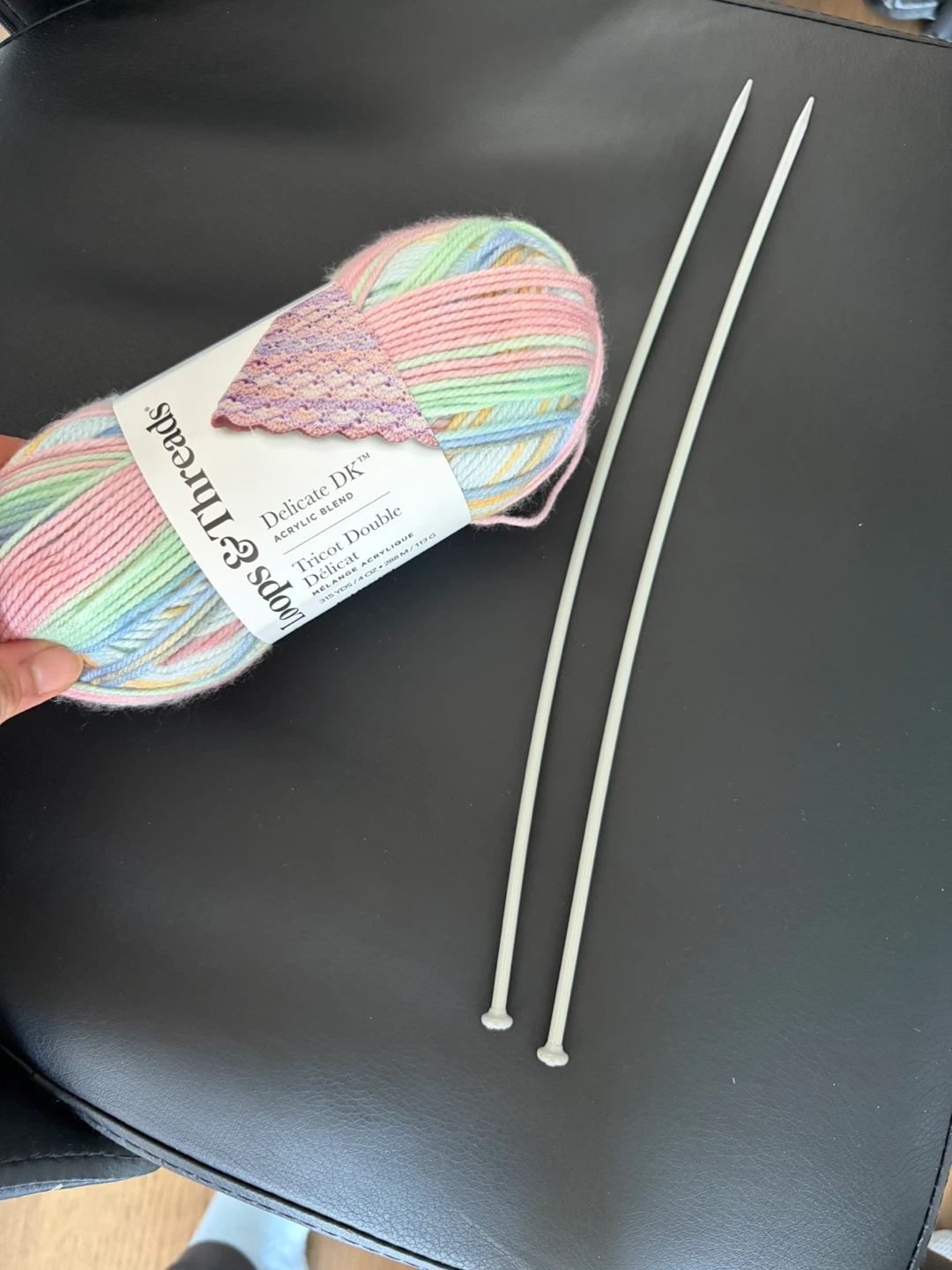 BRAND NEW Yarn with 4.0 Knitting Needles