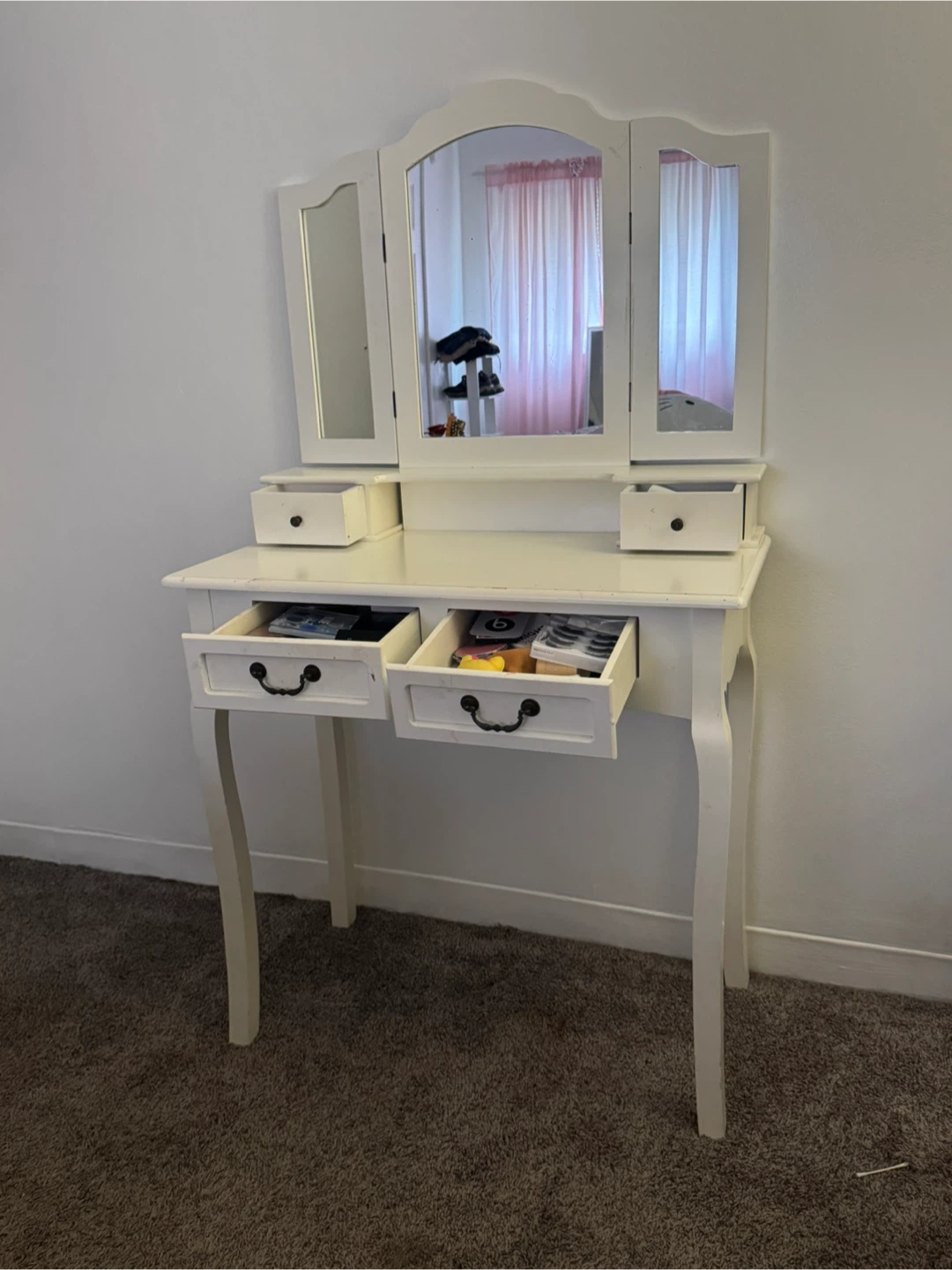 White Vanity Table with Tri-Fold Mirror - photo 3