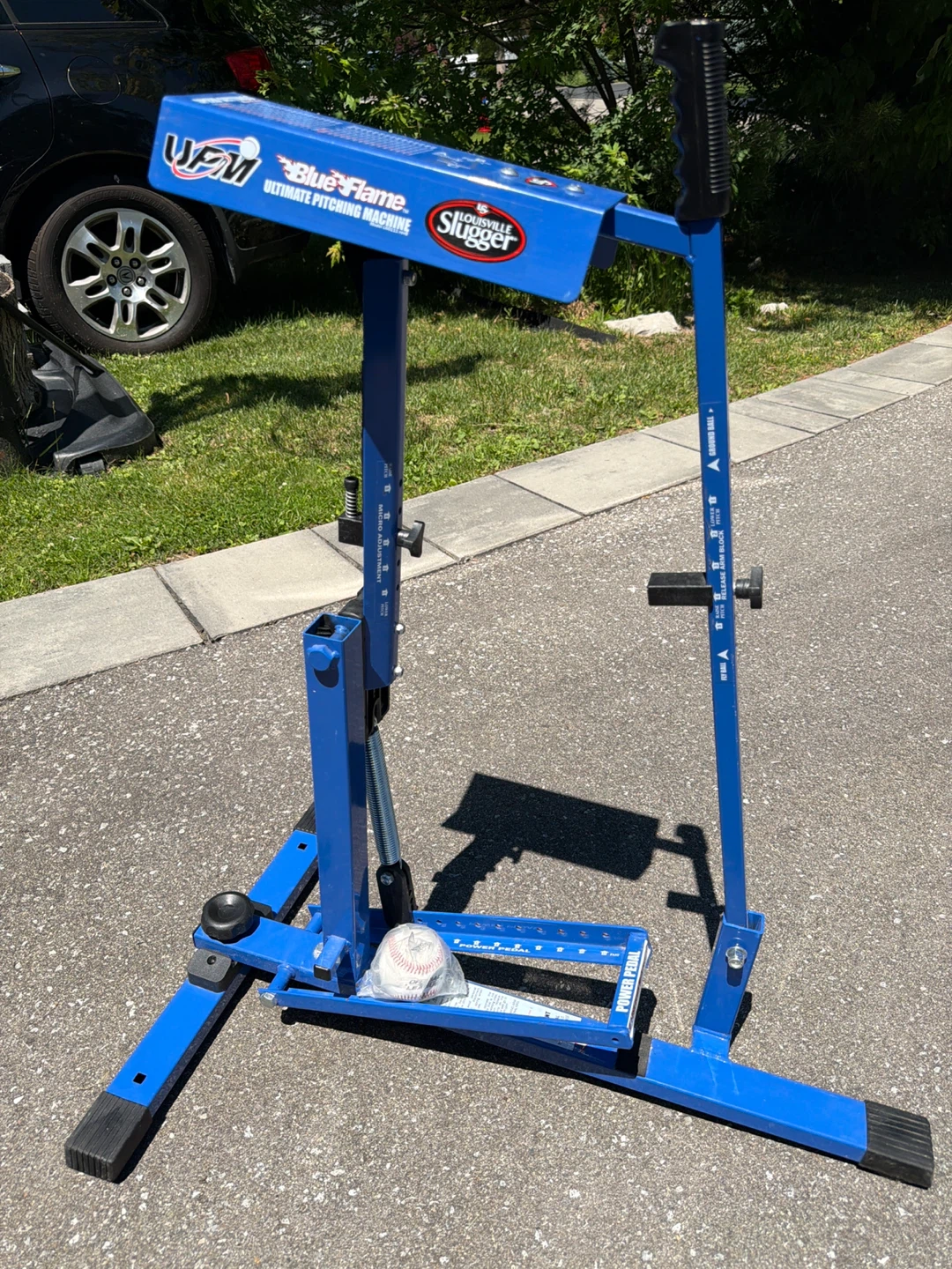 Blue Flame Ultimate Pitching Machine with Louisville Slugger - photo 3