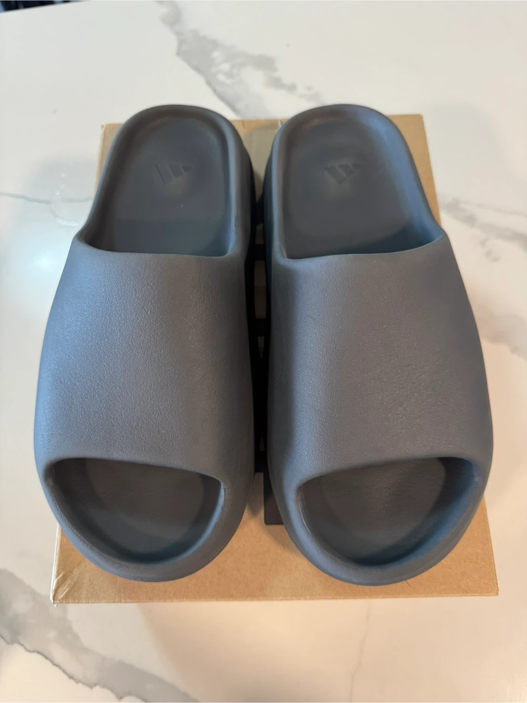 Yeezy Slides Granite - Size 11M - photo 5