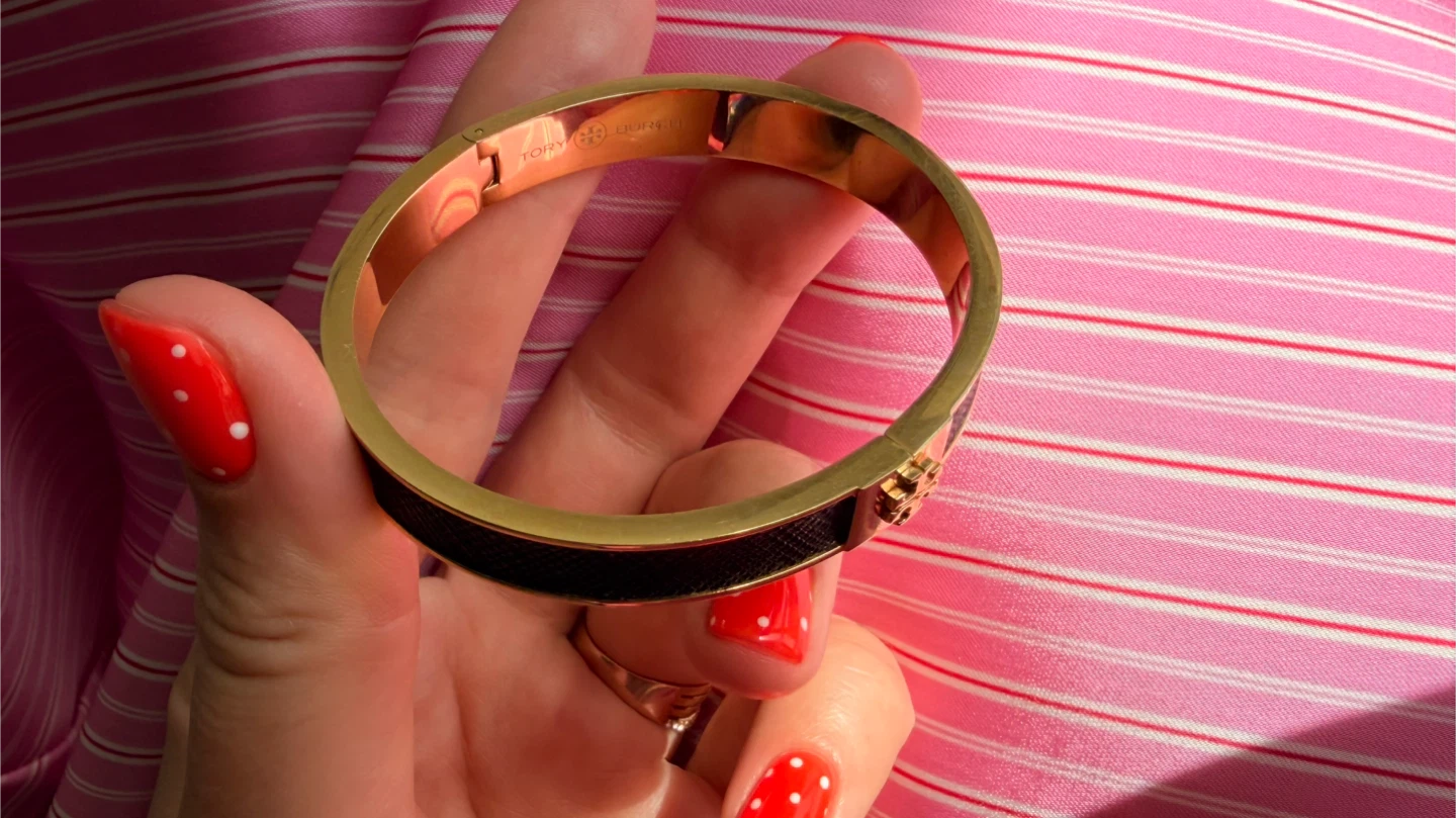 Tory Burch Black Logo Hinged Bracelet - photo 5