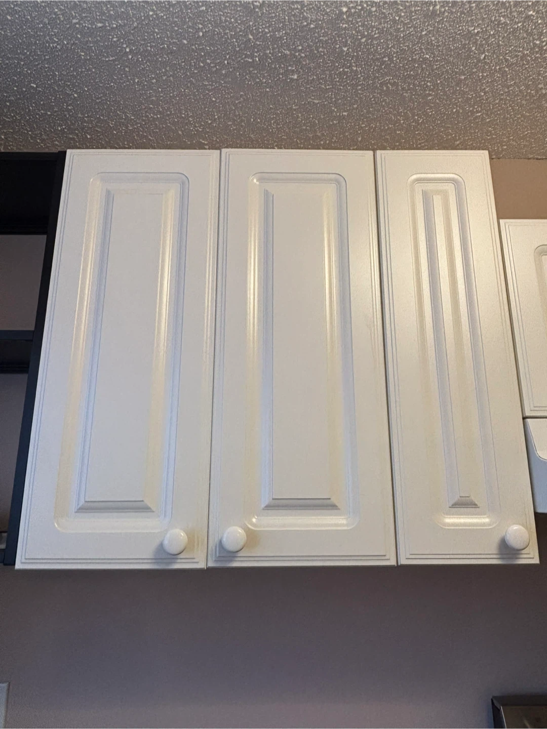 8 Kitchen Cabinet Doors w Hinges