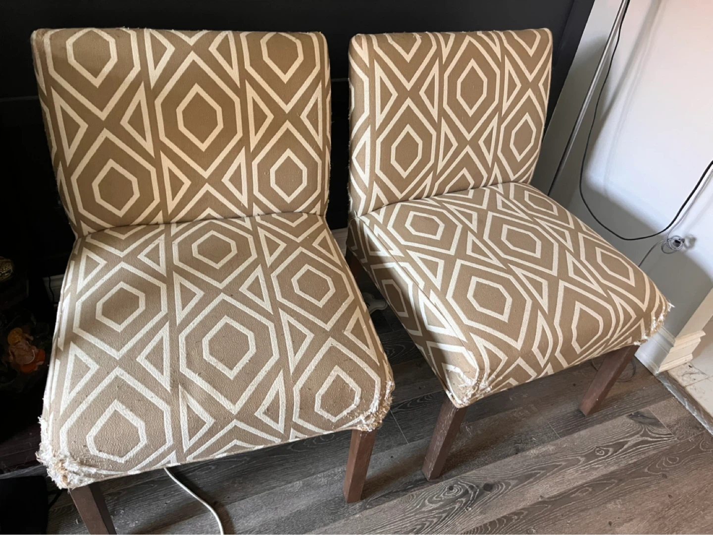 Set of 2 Accent Chairs with Geometric Pattern