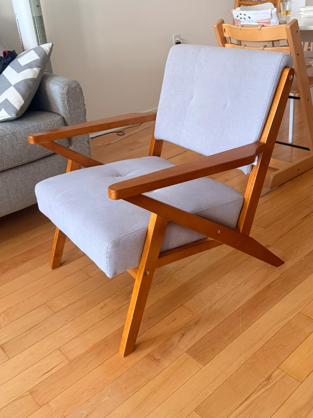 Modern accent chair - photo 2