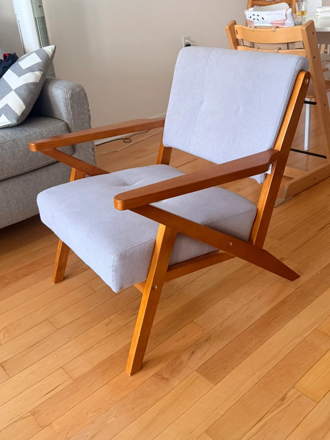 Modern accent chair - photo 2