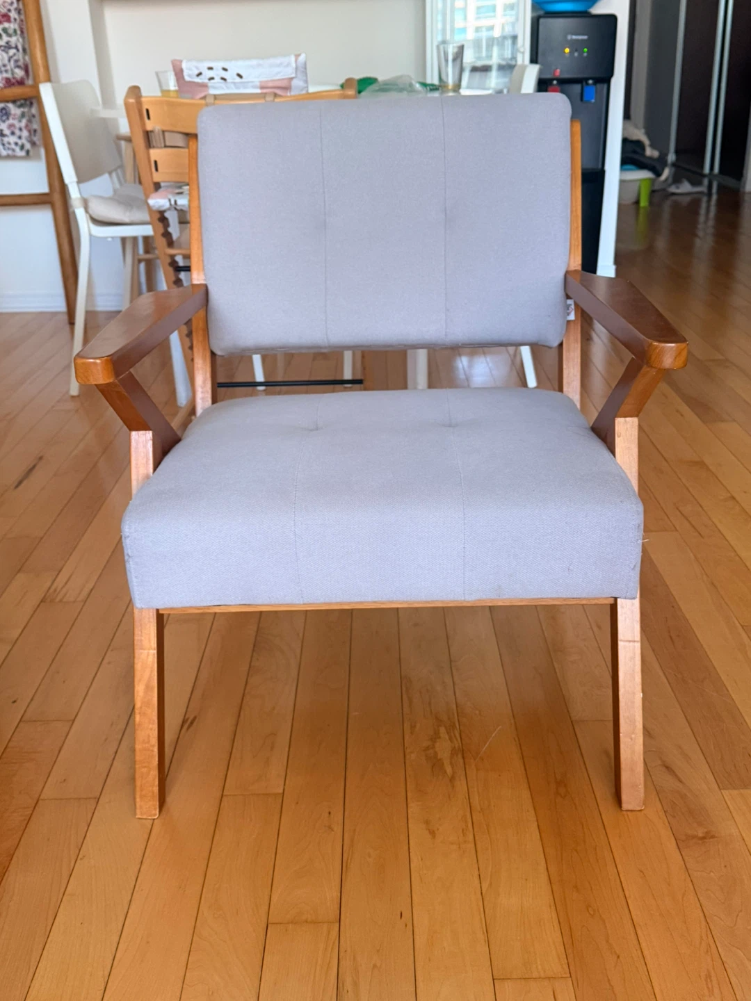 Modern accent chair - photo 3