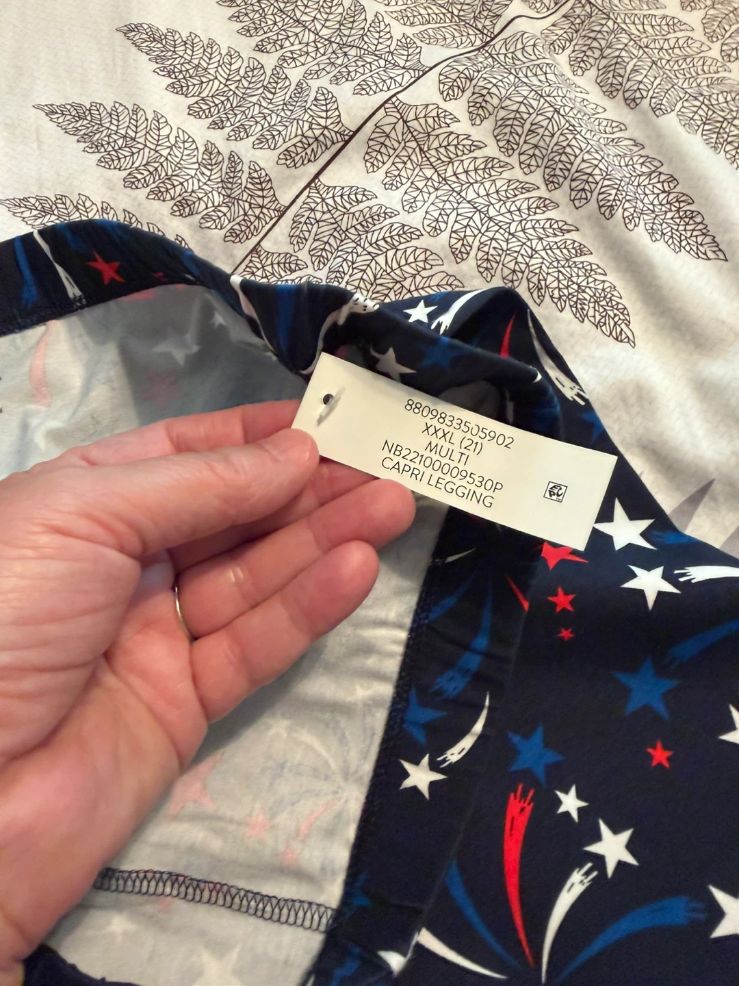 No Boundaries Capri Leggings Size XXXL (21) Red White Blue Stars - photo 3