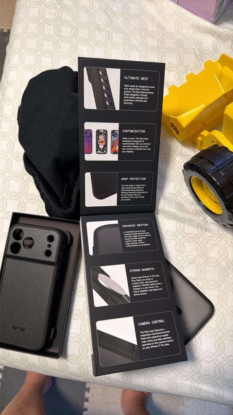 GRIP iPhone 17 Pro Max Case - photo 2