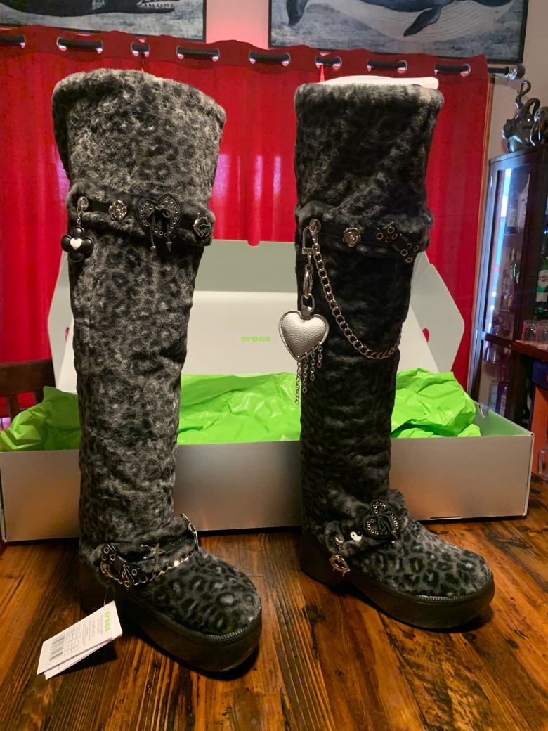 Crocs Classic Faux Fur Lined Leopard Print Boots - photo 2