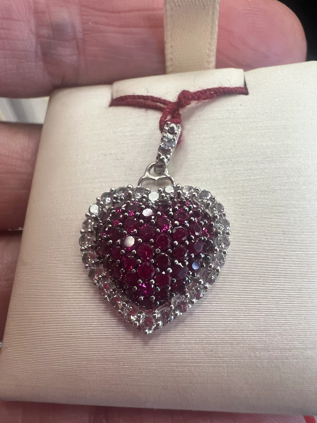 10 k Heart-shaped ruby and diamond pendant - photo 2