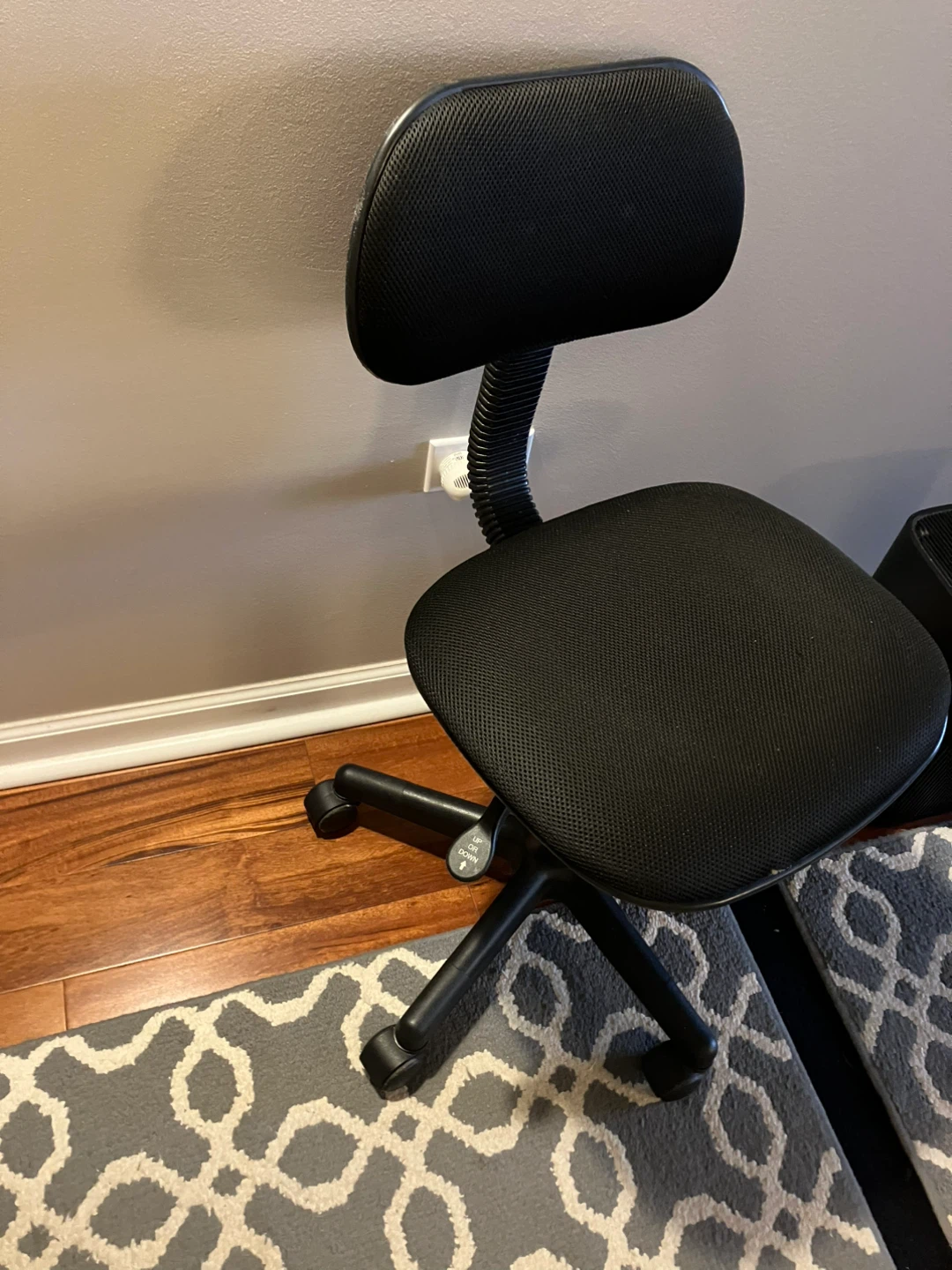 Black Office Chair - photo 2