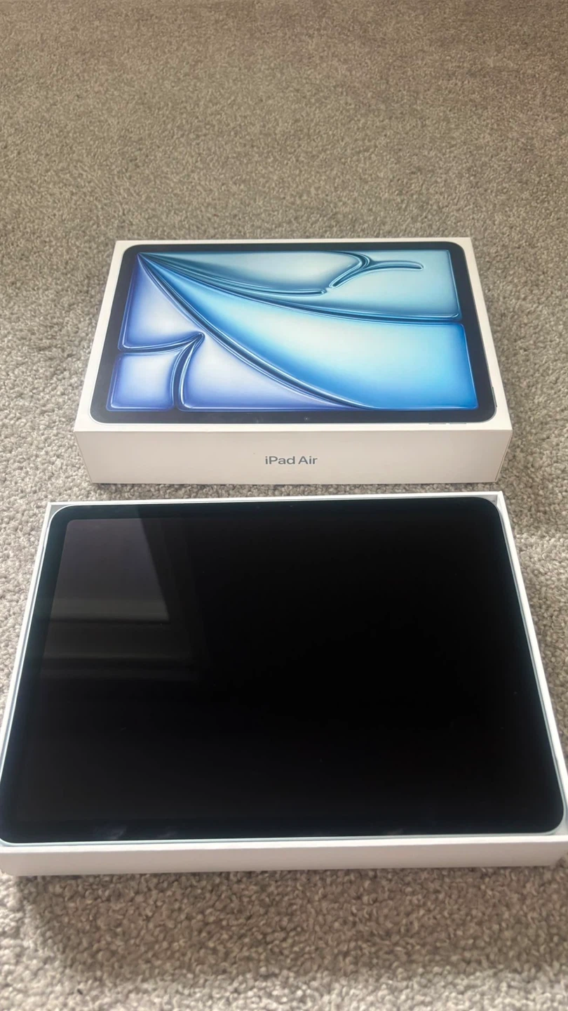 Apple iPad Air 11-inch (M2) 256GB Wi-Fi - ✅I Am Open to trading