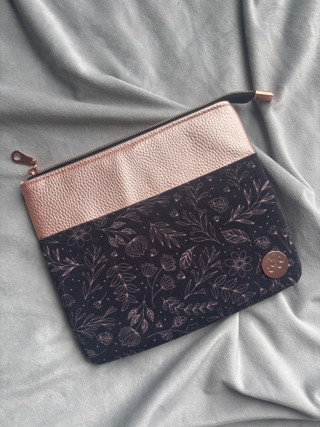Padded kindle sleeve