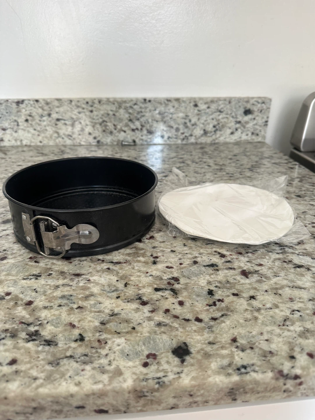 HIWARE 7 Inch Non-stick Springform Cake Pan