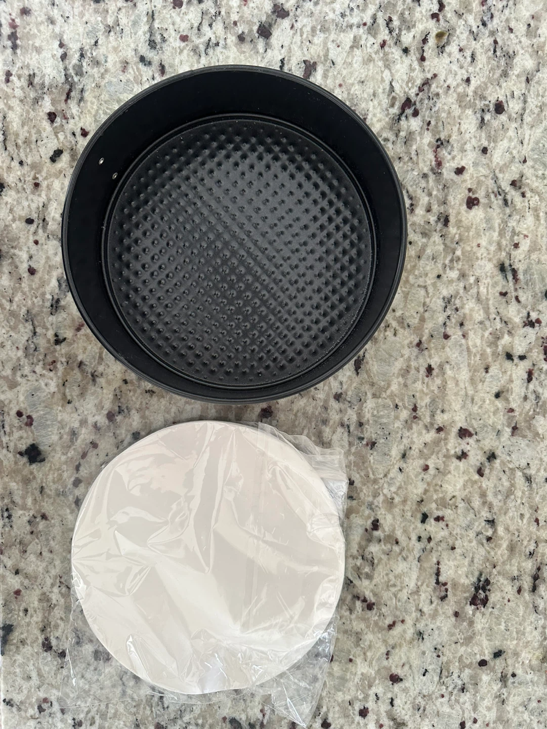 HIWARE 7 Inch Non-stick Springform Cake Pan - photo 2