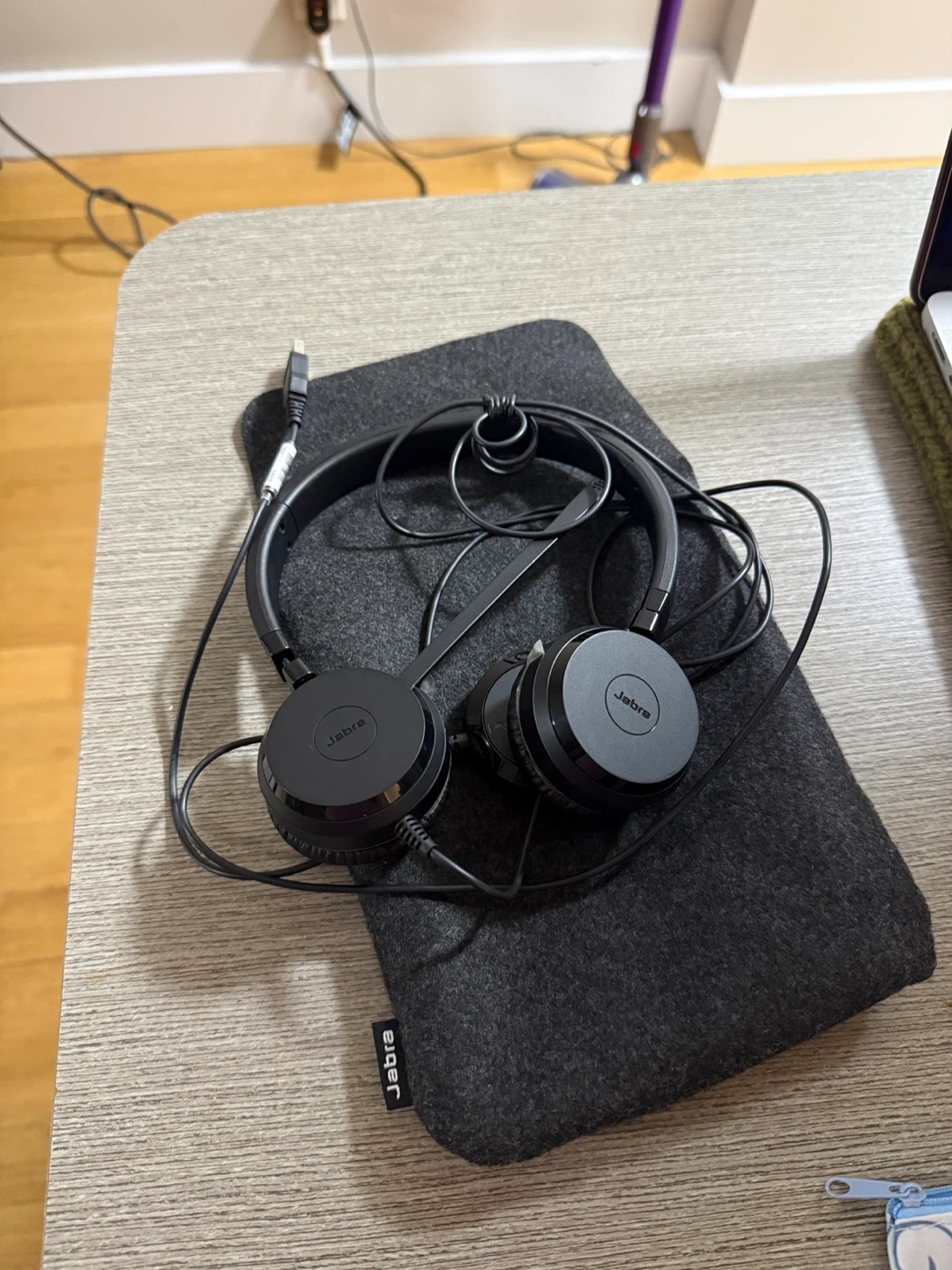 Jabra Headphones with Carrying Pouch