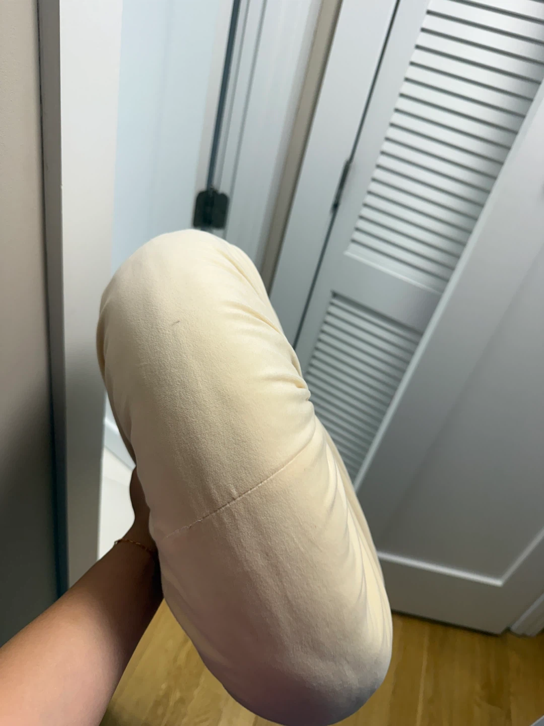 Cream Velvet Pleated Round Pillow - photo 3