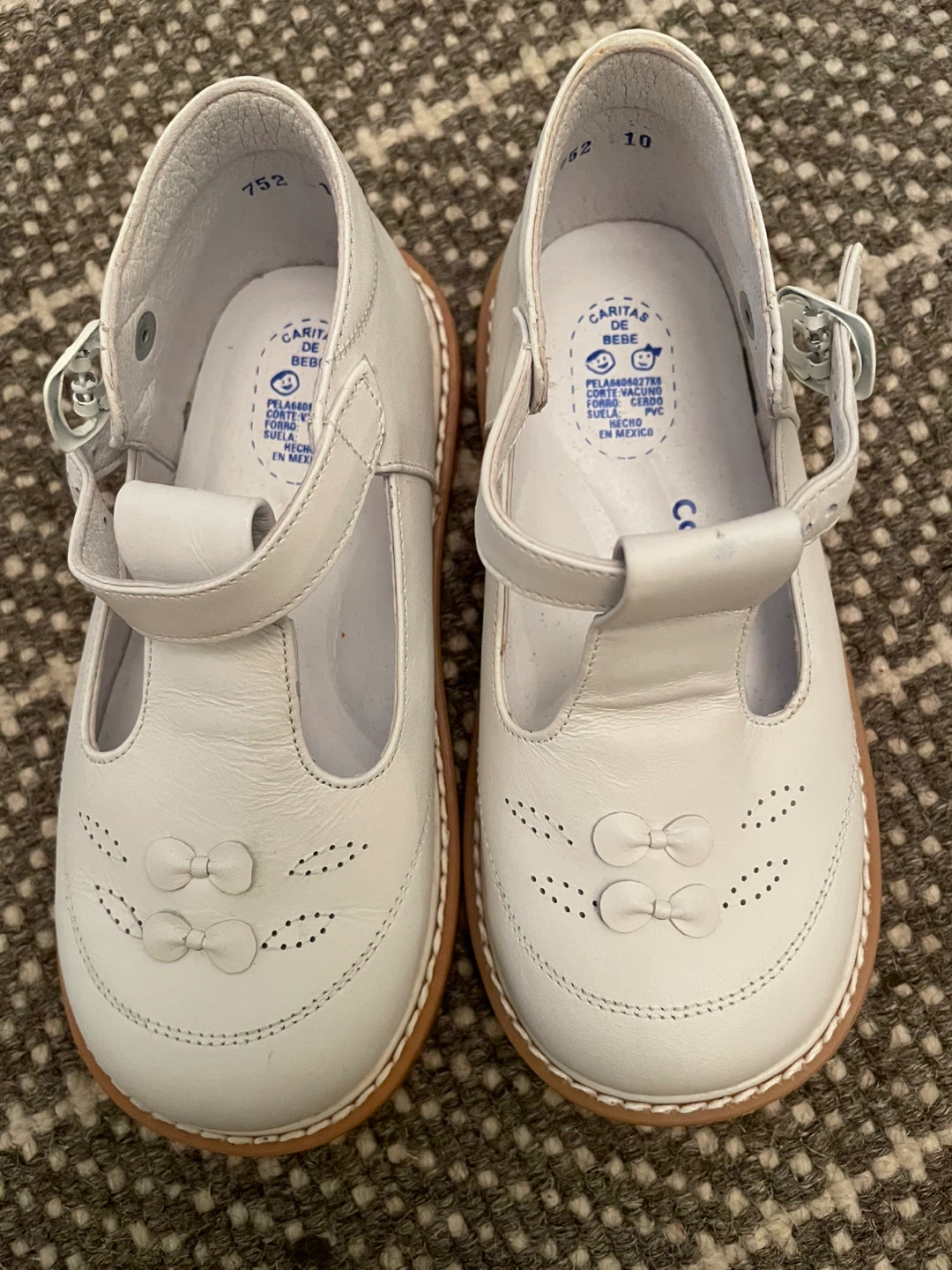 Caritas de Bebé White Mary Jane Shoes Size 10
