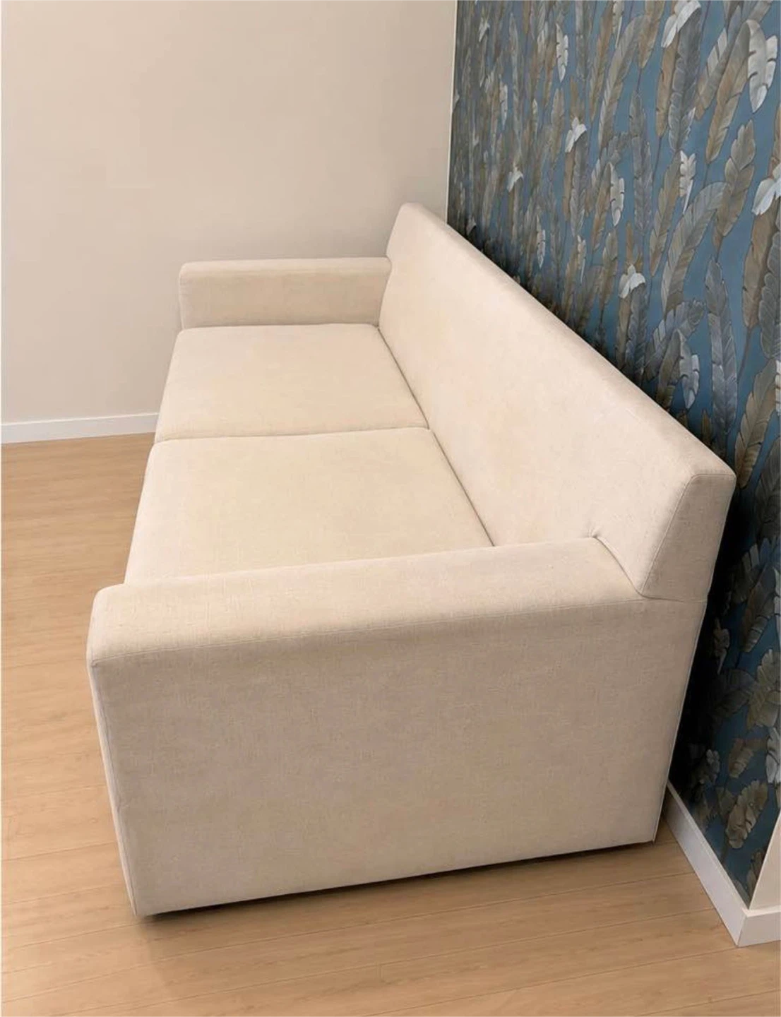 Modern Cream 4-Seater Sofa – Excellent Condition - photo 3