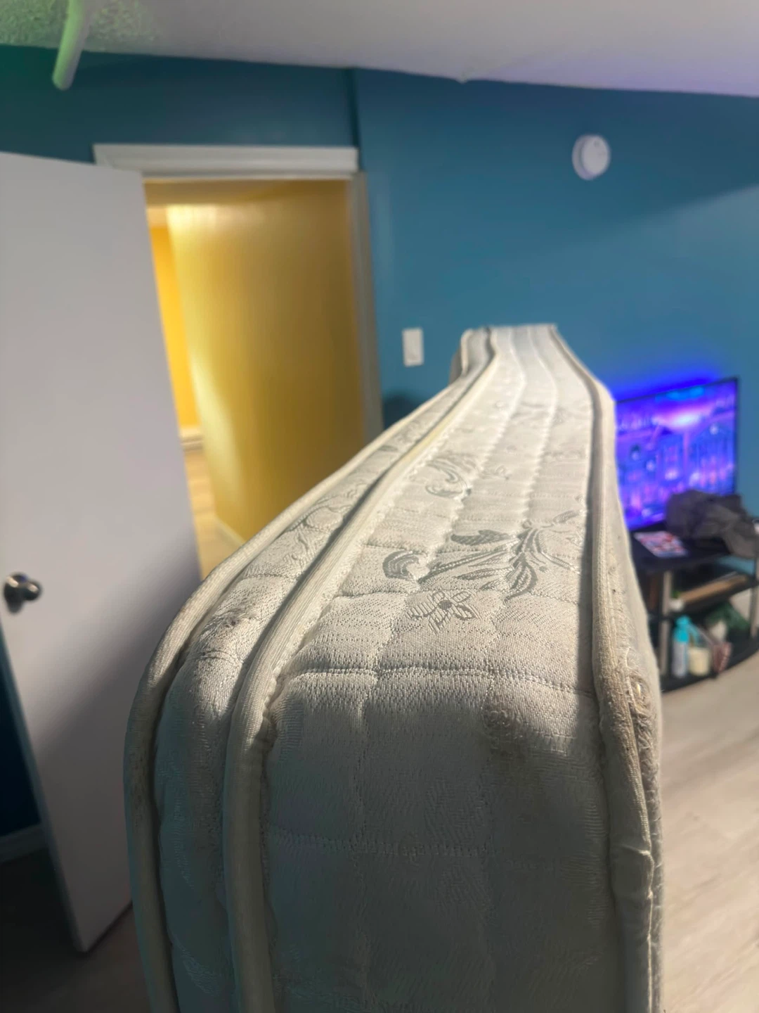 White Queen Size Mattress - photo 5