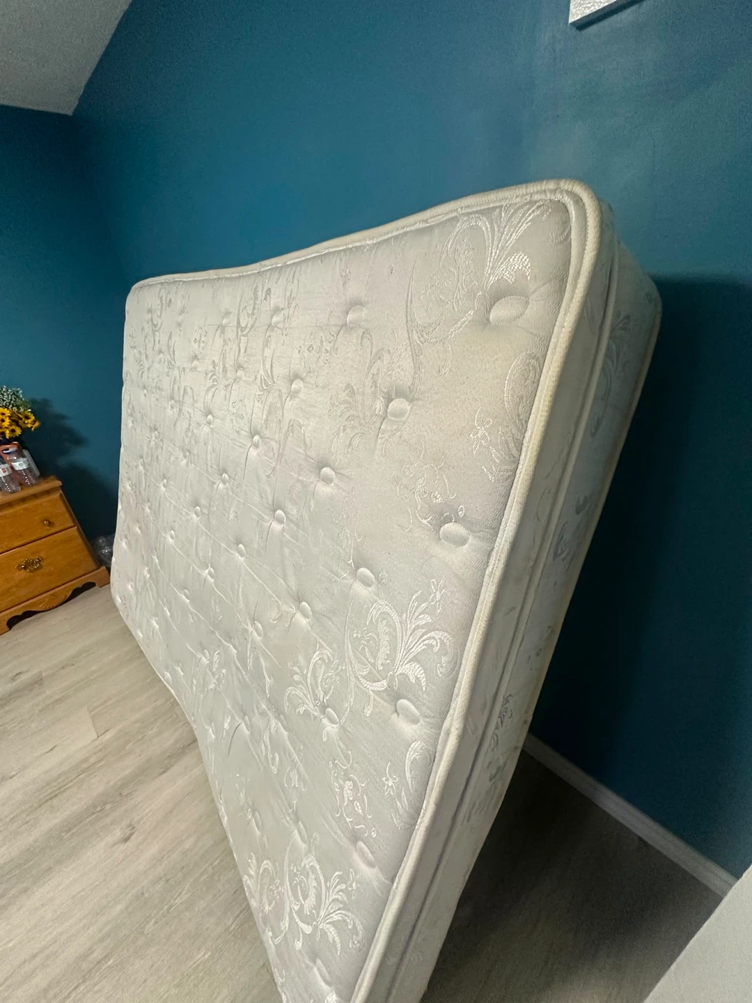 White Queen Size Mattress - photo 2