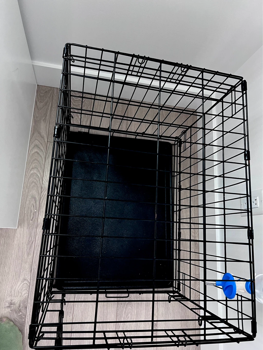 $65 Small-Medium Dog Steel Crate + UNUSED Non-Drip Water Spout - photo 5